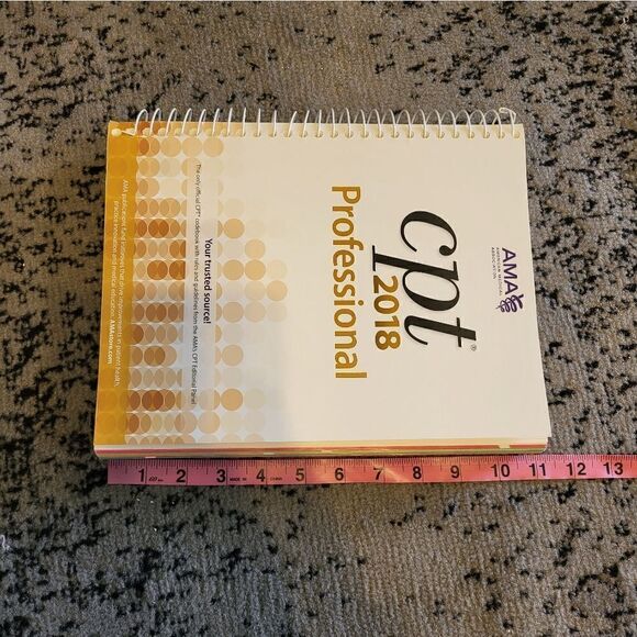 CPT 2018 American Medical Association book professional edition - Picture 10 of 11